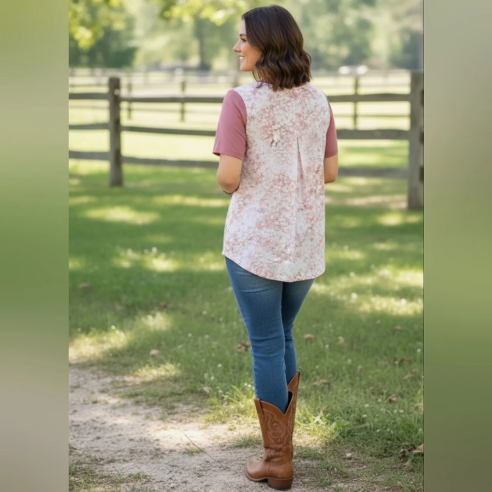 Cupio Mauve Pink Shirt Silky Back Floral Detail Top Size 1X.